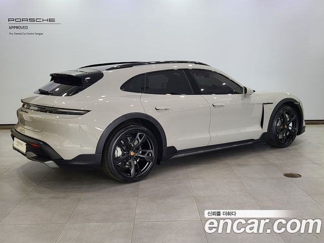 Porsche Taycan Turbo Cross Turismo - фото 1