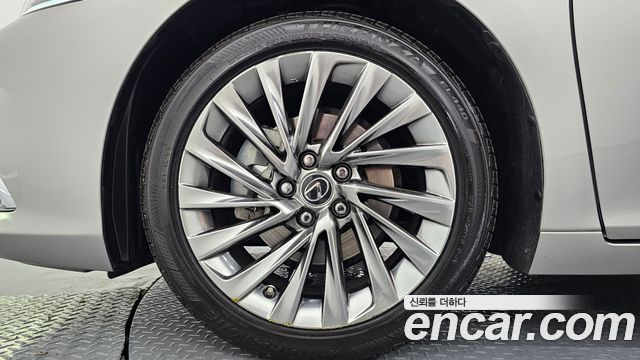 Lexus ES 7-го поколения Luxury Plus - фото 4
