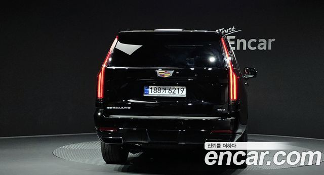 Cadillac Escalade 5-го поколения 6.2 ESV ESV Sports Platinum - фото 3