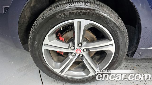 Jaguar F-PACE 30d S - фото 4