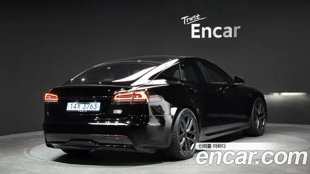 Tesla Model S Plaid - фото 1