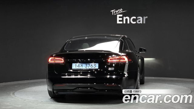 Tesla Model S Plaid - фото 3