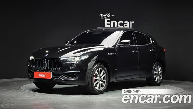Maserati Levante 3.0 Diesel AWD GranLusso - фото 0