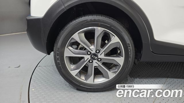 Kia Stonic 1.4 Prestige - фото 4