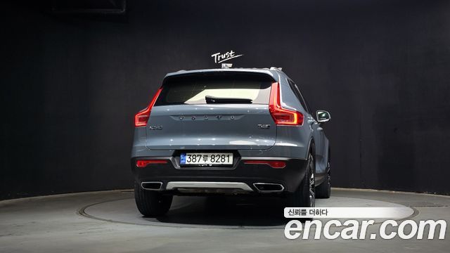 Volvo XC40 T4 Inscription - фото 3