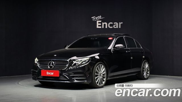 Mercedes-Benz E-Class W213 E350 4MATIC AMG Line - фото 0