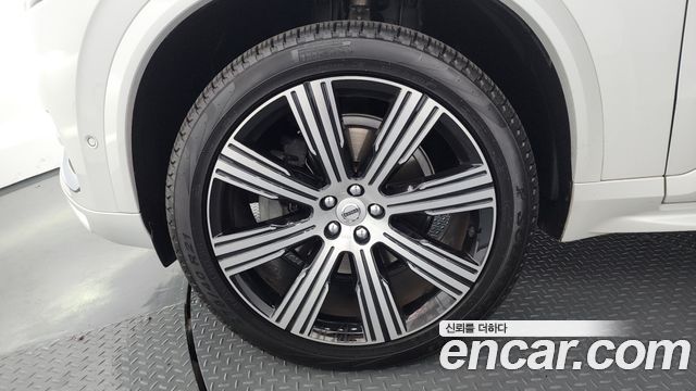Volvo XC90 2-го поколения B6 Ultimate Bright - фото 4
