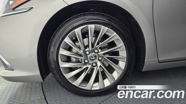 Lexus ES 7-го поколения Executive - фото 4