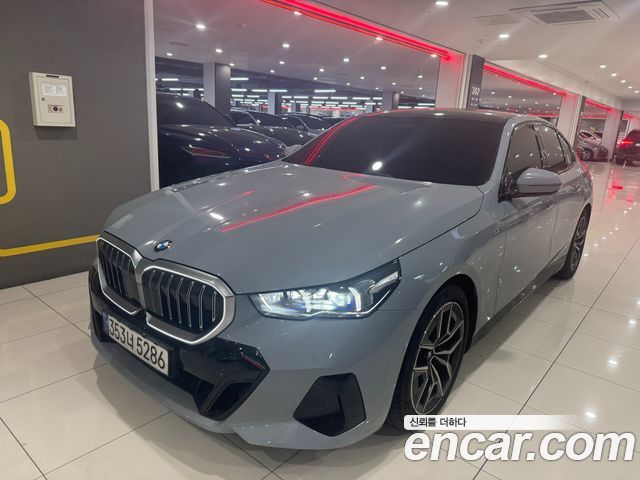 BMW 5-Series G60 520i M Sport - фото 0