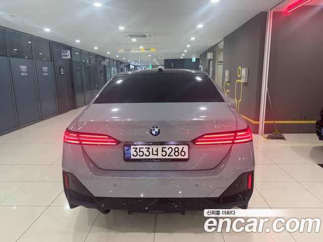 BMW 5-Series G60 520i M Sport - фото 3