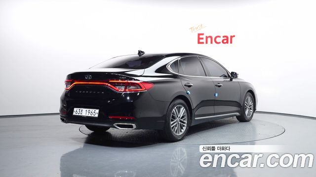 Hyundai Grandeur IG 2.2 Diesel Premium - фото 1