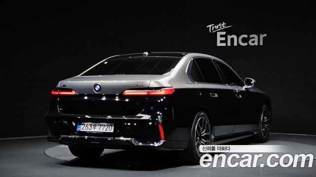 BMW 7-Series G70 740i xDrive M Sport Limited - фото 1