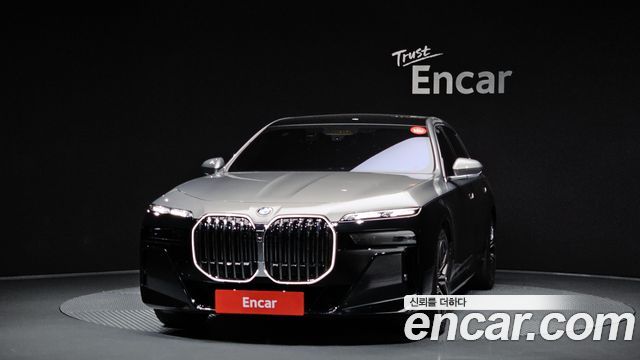BMW 7-Series G70 740i xDrive M Sport Limited - фото 2
