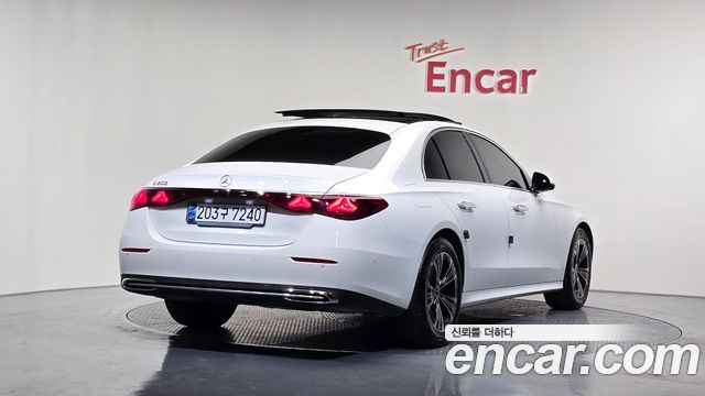 Mercedes-Benz E-Class W214 E200 Avantgarde - фото 1
