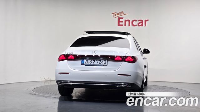 Mercedes-Benz E-Class W214 E200 Avantgarde - фото 3