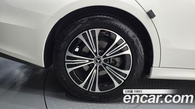 Mercedes-Benz E-Class W214 E200 Avantgarde - фото 4
