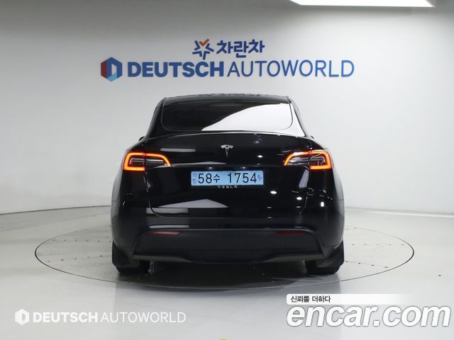 Tesla Model Y RWD - фото 3