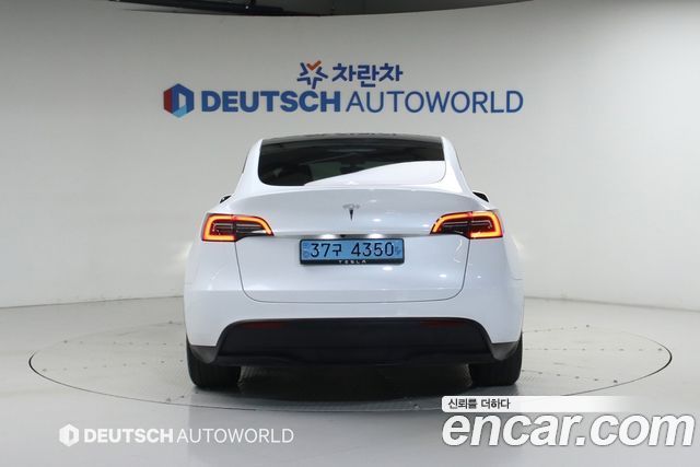 Tesla Model Y RWD - фото 3