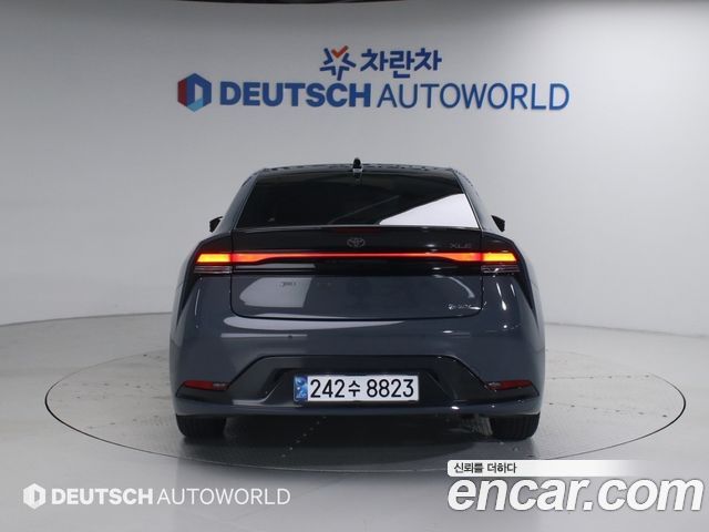 Toyota Prius 5-го поколения 2.0 XLE - фото 3