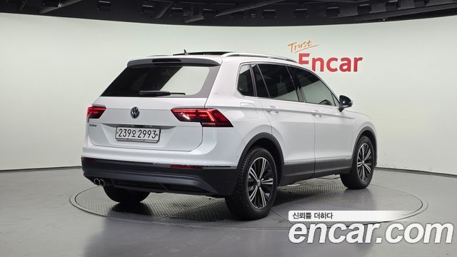 Volkswagen Tiguan 2-го поколения 2.0 TDI Prestige - фото 1