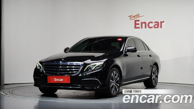 Mercedes-Benz E-Class W213 E300e 4MATIC Exclusive - фото 0