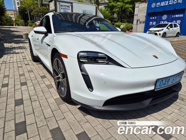 Porsche Taycan Base - фото 0