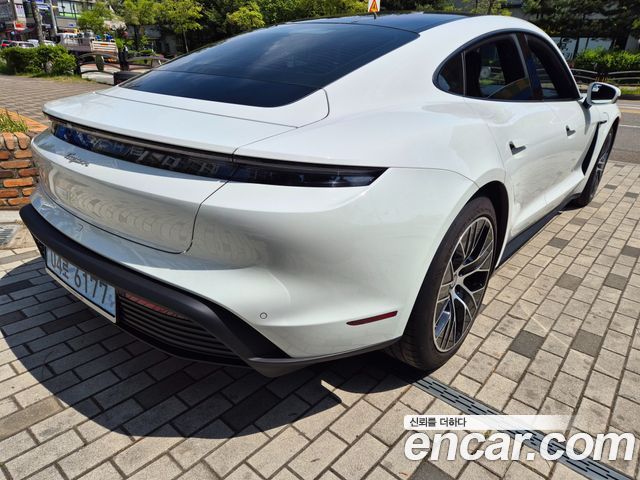 Porsche Taycan Base - фото 1