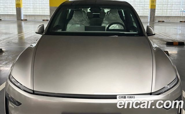 Tesla Model Y L Long Range AWD - фото 0