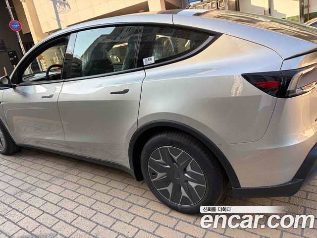 Tesla Model Y L Long Range AWD - фото 2