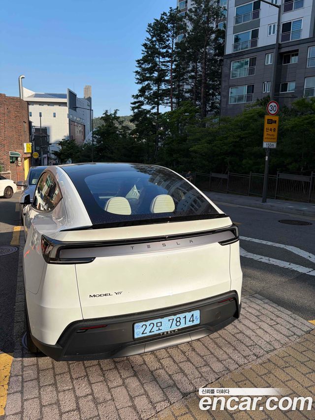 Tesla Model Y L Long Range AWD - фото 4