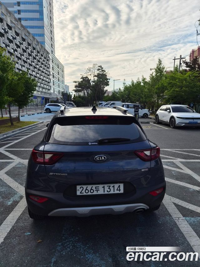 Kia Stonic 1.0 Turbo Prestige - фото 2