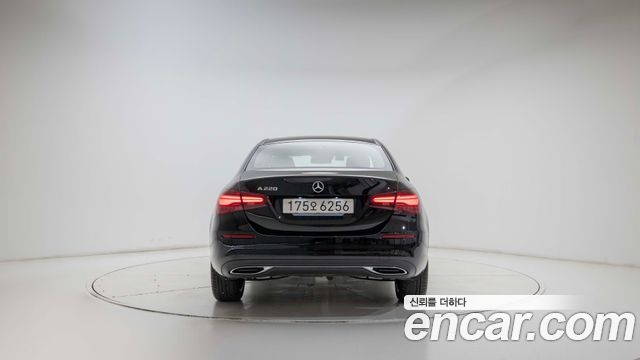 Mercedes-Benz A-Class W177 A220 Sedan - фото 3