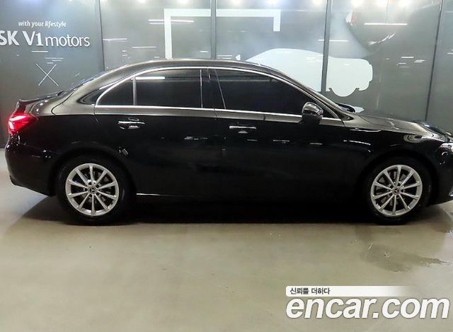 Mercedes-Benz A-Class W177 A220 Sedan - фото 2