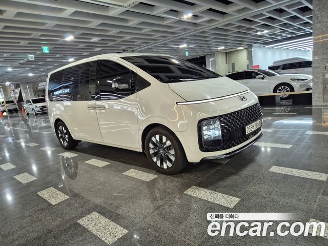 Hyundai Staria Lounge 9-Seater Prestige - фото 1