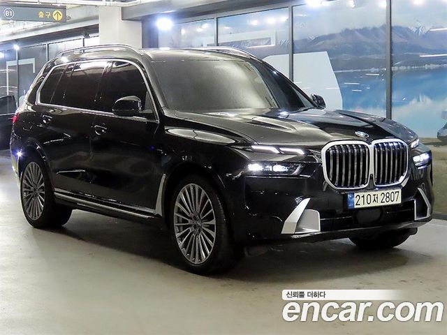 BMW X7 G07 xDrive 40i Design Pure Excellence 6-Seater - фото 0