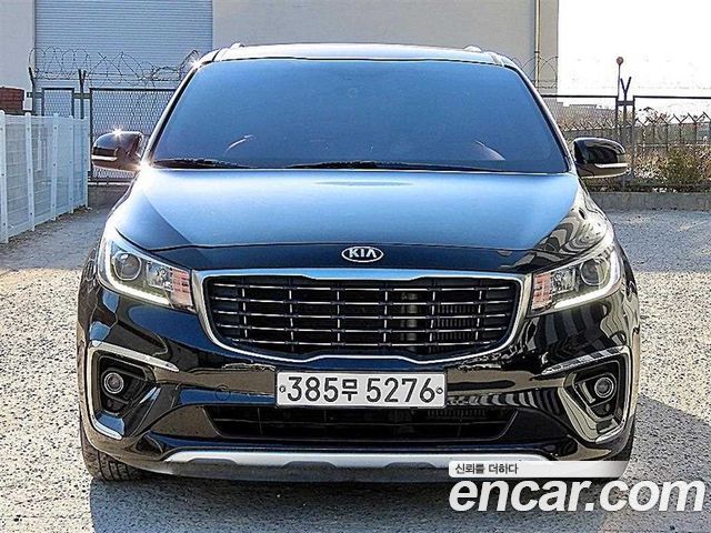 Kia Carnival Новый 9-Seater Luxury - фото 0