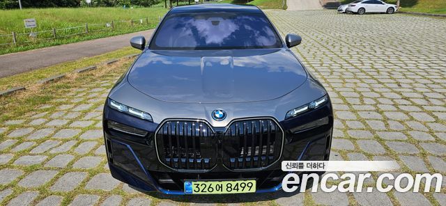 BMW 7-Series G70 750e xDrive M Sport - фото 0