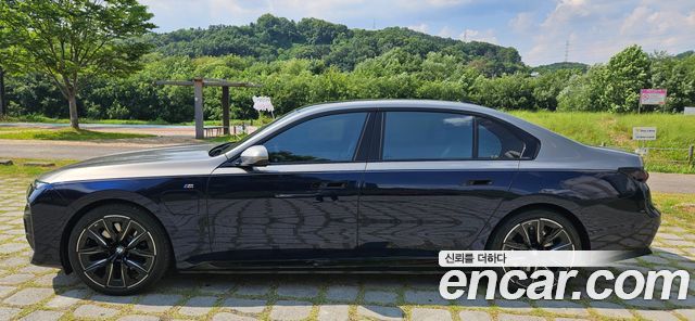 BMW 7-Series G70 750e xDrive M Sport - фото 2