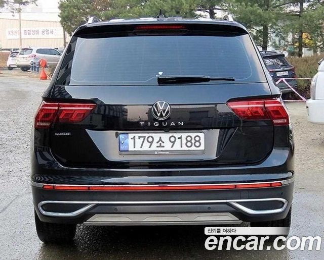 Volkswagen Tiguan 2.0 TSI Prestige - фото 2