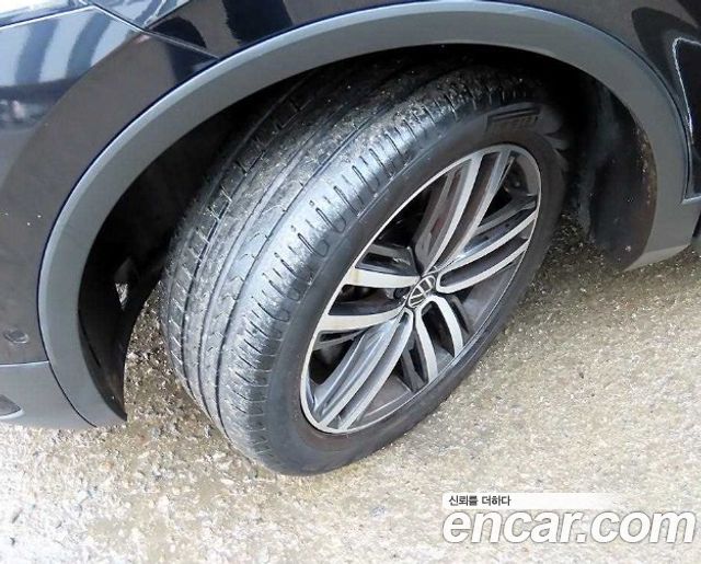 Volkswagen Tiguan 2.0 TSI Prestige - фото 4