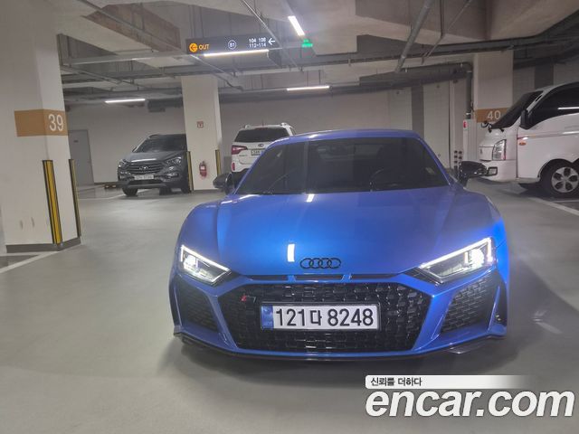 Audi R8 5.2 V10 Performance Coupe - фото 0