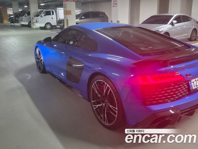 Audi R8 5.2 V10 Performance Coupe - фото 3
