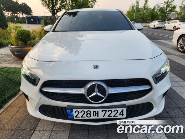 Mercedes-Benz A-Class W177 A220 Sedan - фото 4