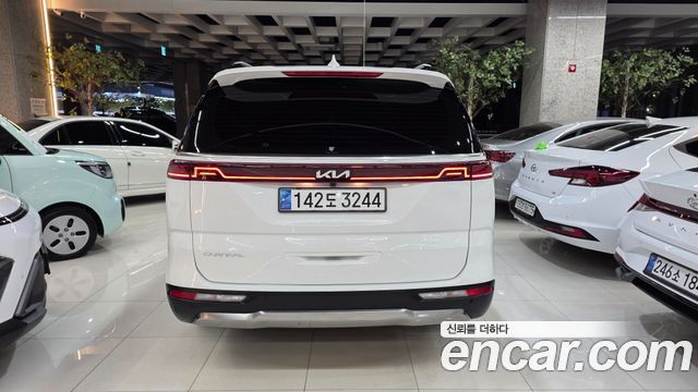 Kia Carnival 4-го поколения 9-Seater Signature - фото 1