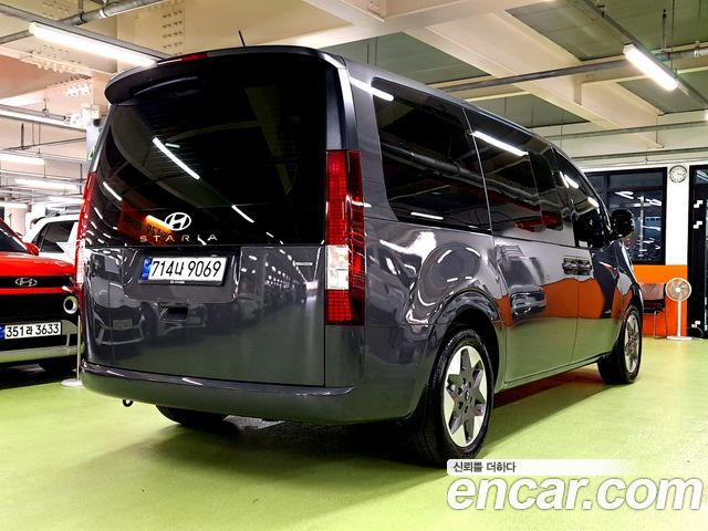 Hyundai Staria 4WD Tourer 11-Seater Modern - фото 1