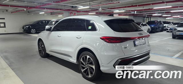 Audi Q5 40 TFSI Quattro S Line - фото 1