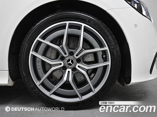 Mercedes-Benz E-Class W213 E300d 4MATIC Coupe - фото 4