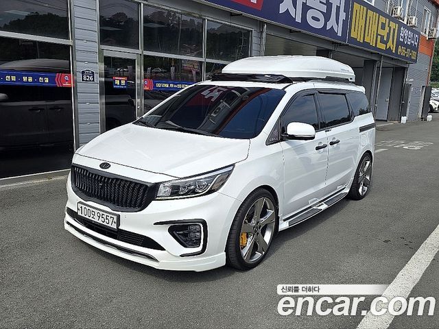Kia Carnival Новый Gasoline 7-Seater Limousine VIP - фото 0