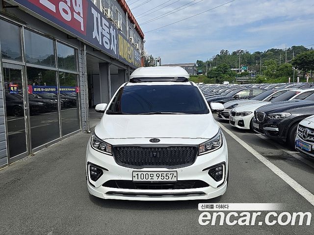 Kia Carnival Новый Gasoline 7-Seater Limousine VIP - фото 1