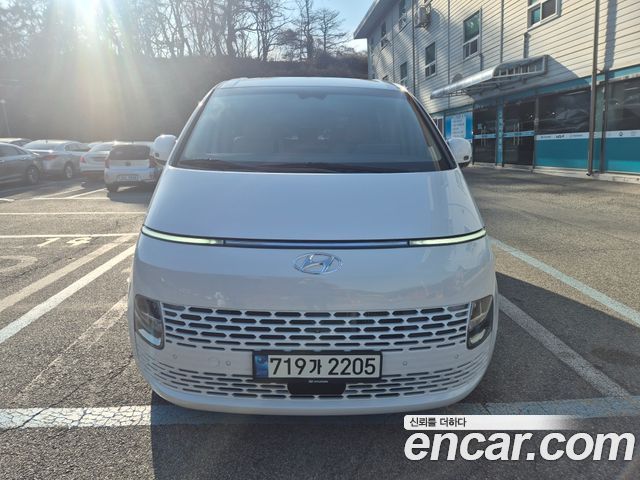 Hyundai Staria 4WD Tourer 11-Seater Modern - фото 0